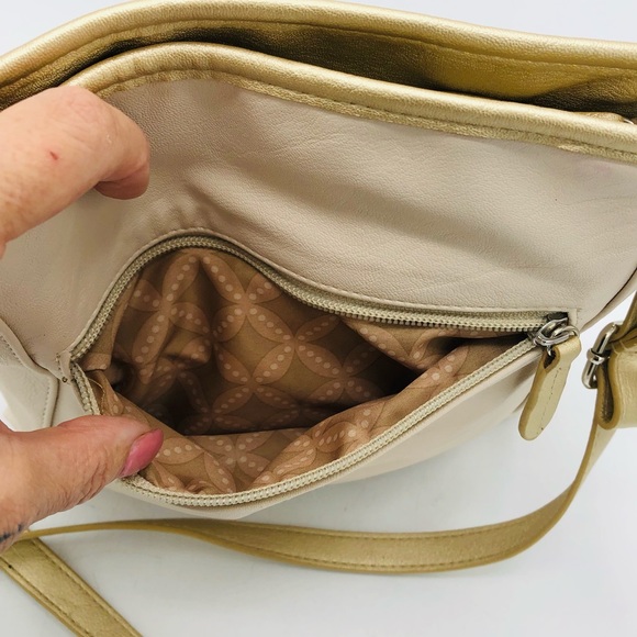 FRANCO SARTO NEW MESSENGER PURSE WITH BEAUTIFUL INTERIOR & VEGAN LEATHER - Picture 15 of 16